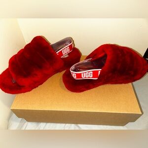 UGG Red fluff Yeah slide Big Kids Size 4